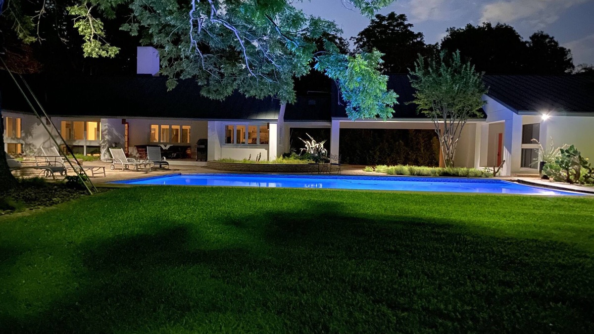 East Pyron House | Impeccable Contemporary World Heritage Oasis