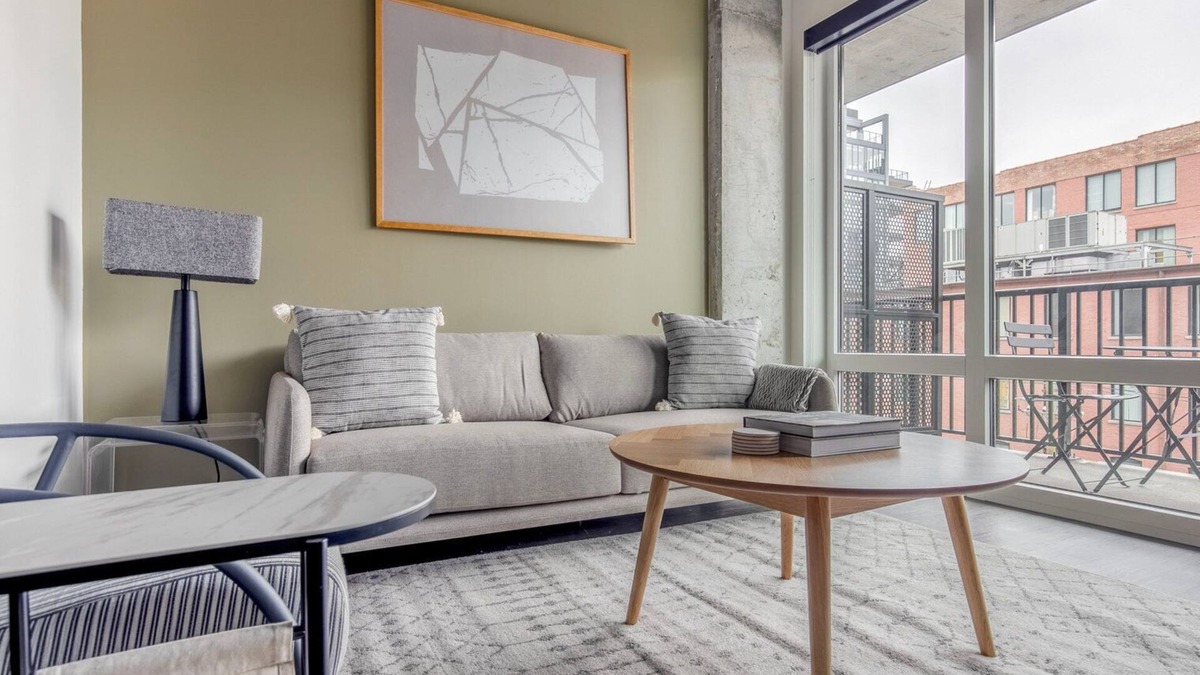 Killgubbin Apartment | Impeccable River North 1BR w/Yoga Studio, nr Riverwalk, by Blueground