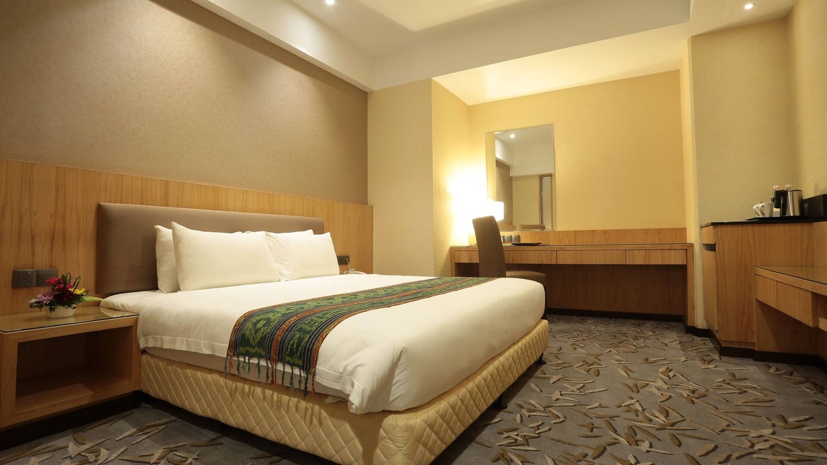 Kampung Surabaya Hotel | Imperial Riverbank Hotel Kuching