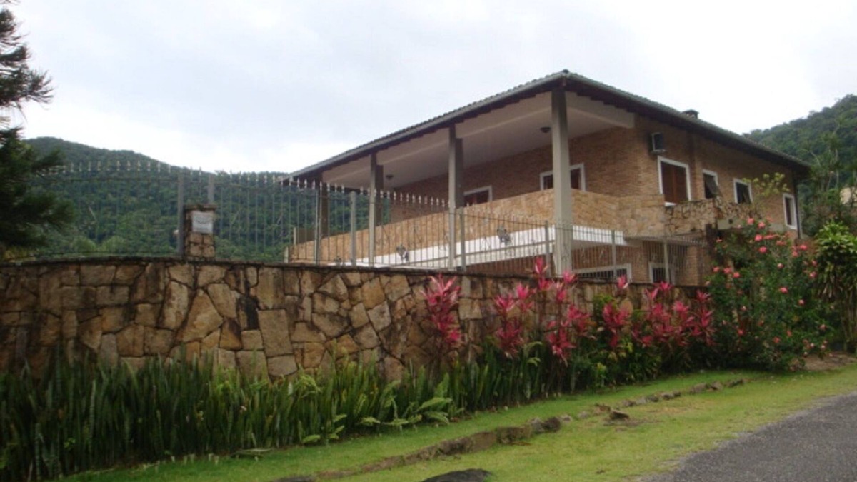 Praia de Barequecaba House | Imposing House, Pool with Hydro, 5Q (3 with A/C), 6 bathrooms, barbecue.