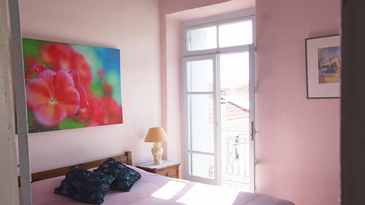 Methoni House | Imposing townhouse 7mins walk from Methoni beach and Castle.