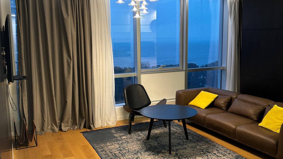 Old Boulevard Apartment | Impossible House