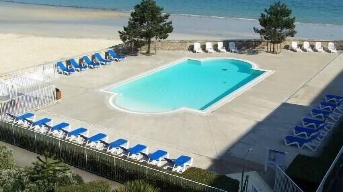 Treboul Apartment | Impregnable sea view apartment, direct access to the beach and thalasso of douarnenez