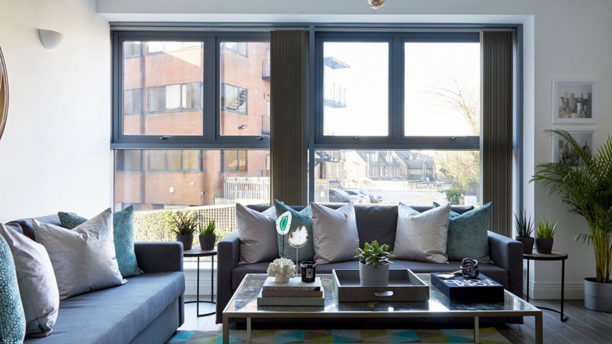 Watford Town Centre Apartment | Impressive 2Bedroom/2Bathroom Flat with FREE WIFI and Parking