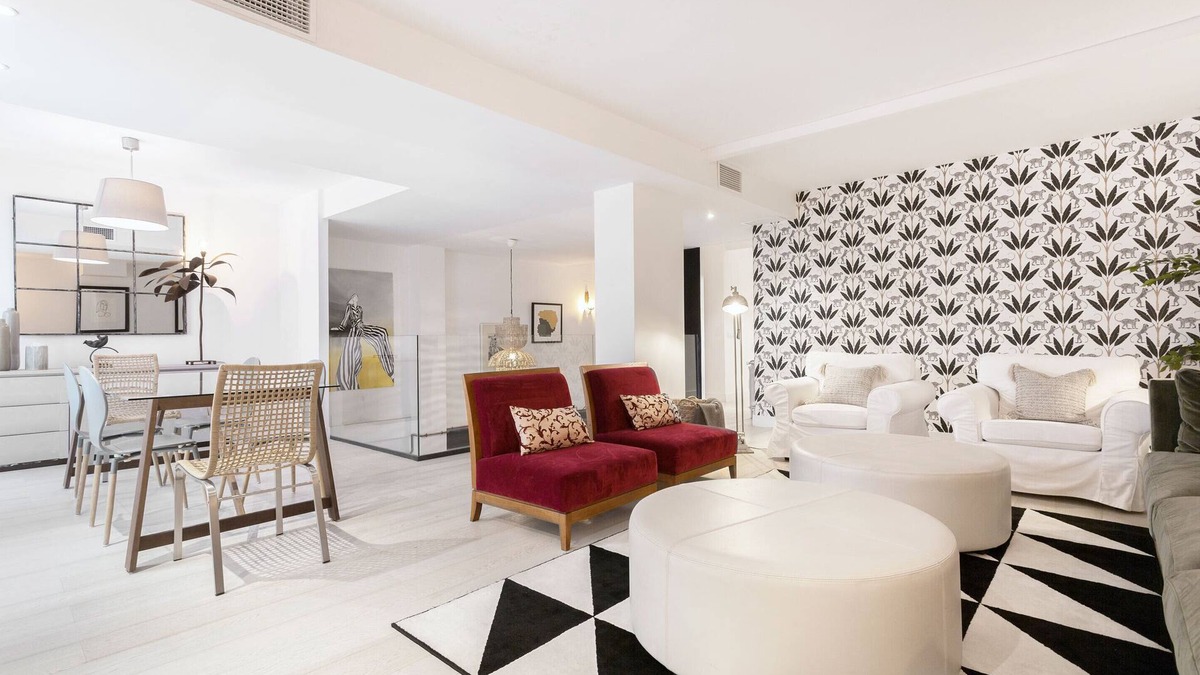 Salamanca Apartment | Impressive 3 bedroom duplex with parking. Francisco Silvela