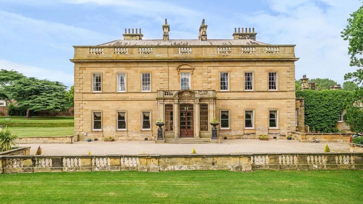 Carlton-in-Cleveland Hotel | Impressive Country Home close to North York Moors