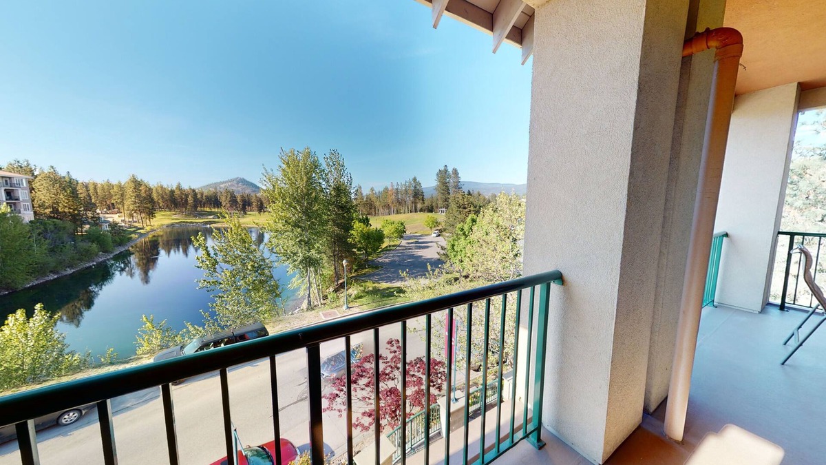 Quail Ridge Apartment | Impressive Deck With Lake View Studio - 301B