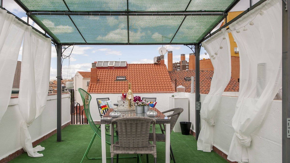 Numancia House | IMPRESSIVE DUPLEX NEAR ATOCHA WITH HUGE GARDEN CHILL OUT FOR 10 PAX