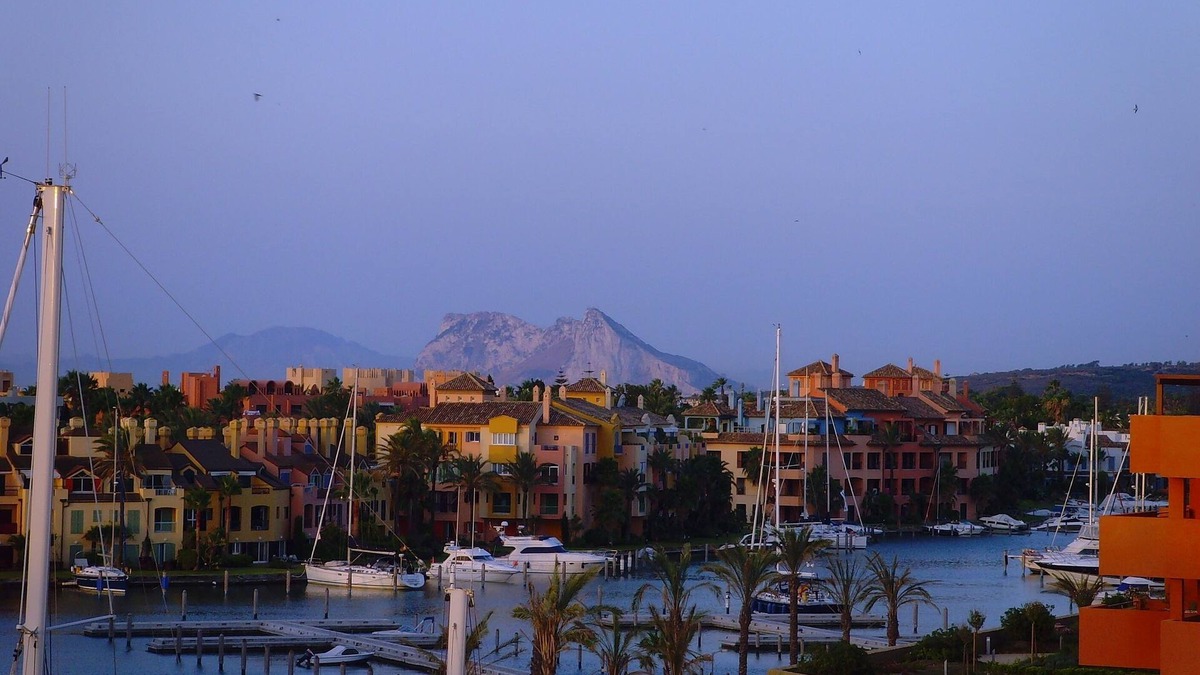 Sotogrande Apartment | Impressive Penthouse Apartment With Extensive Views