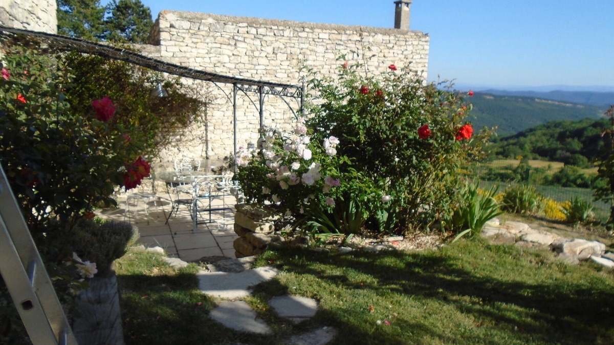 Vacheres House | In a charming village in the Luberon Natural Park