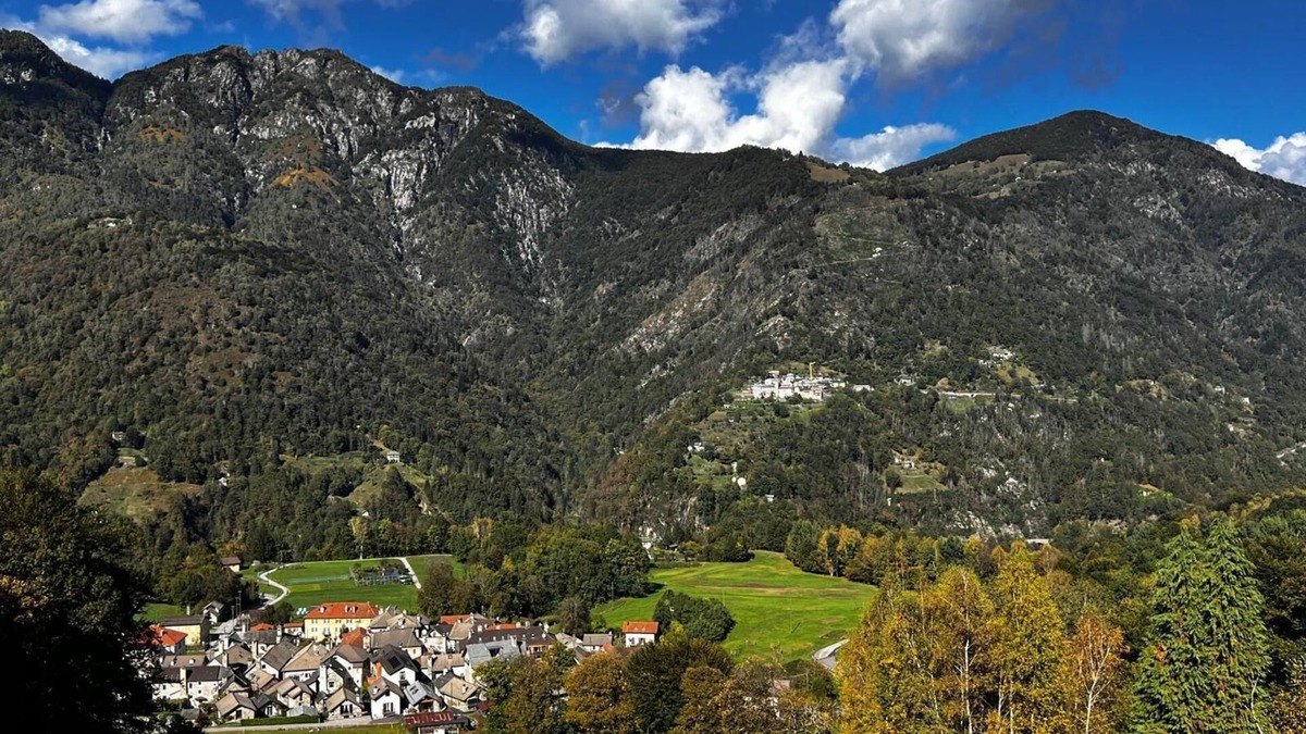 Palagnedra House | In a forest reserve in the Swiss mountains and near Lake Locarno