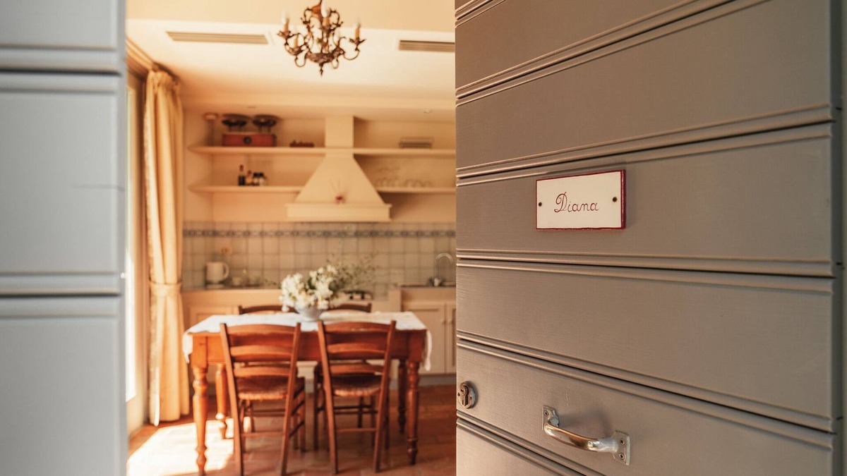 Santa Veneranda Apartment | In a historic farmhouse in the hills, with garden and pool, perfect for families
