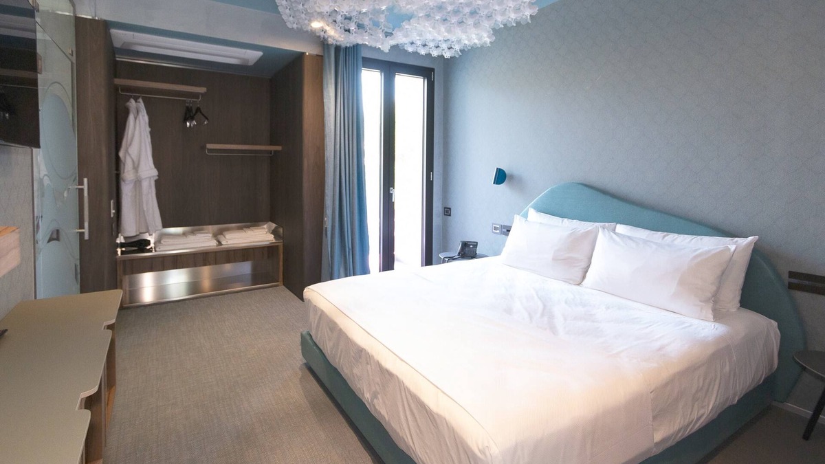 San Giuliano a Mare Apartment | In A Light Wave: Il mare, l’acqua. Flexibility and inclusiveness
