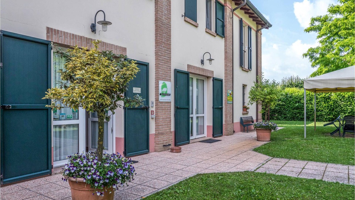 Porotto Apartment | In a quiet location, outside Porotto, this compact vacation apartment welcomes you.
