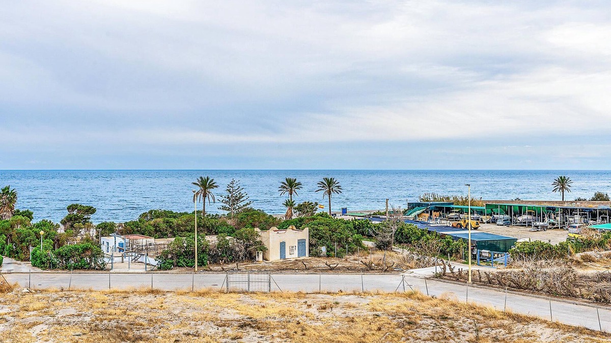 Lujar Apartment | In a very quiet area of Costa Tropica welcomes you this beautiful apartment with sea view.