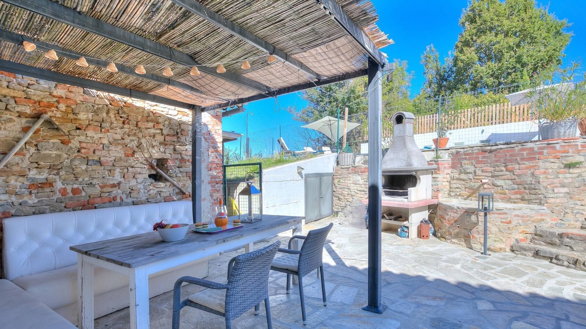 Clavesana Apartment | In Bocca Al Lupo Flat 3, Clavesana, Italy