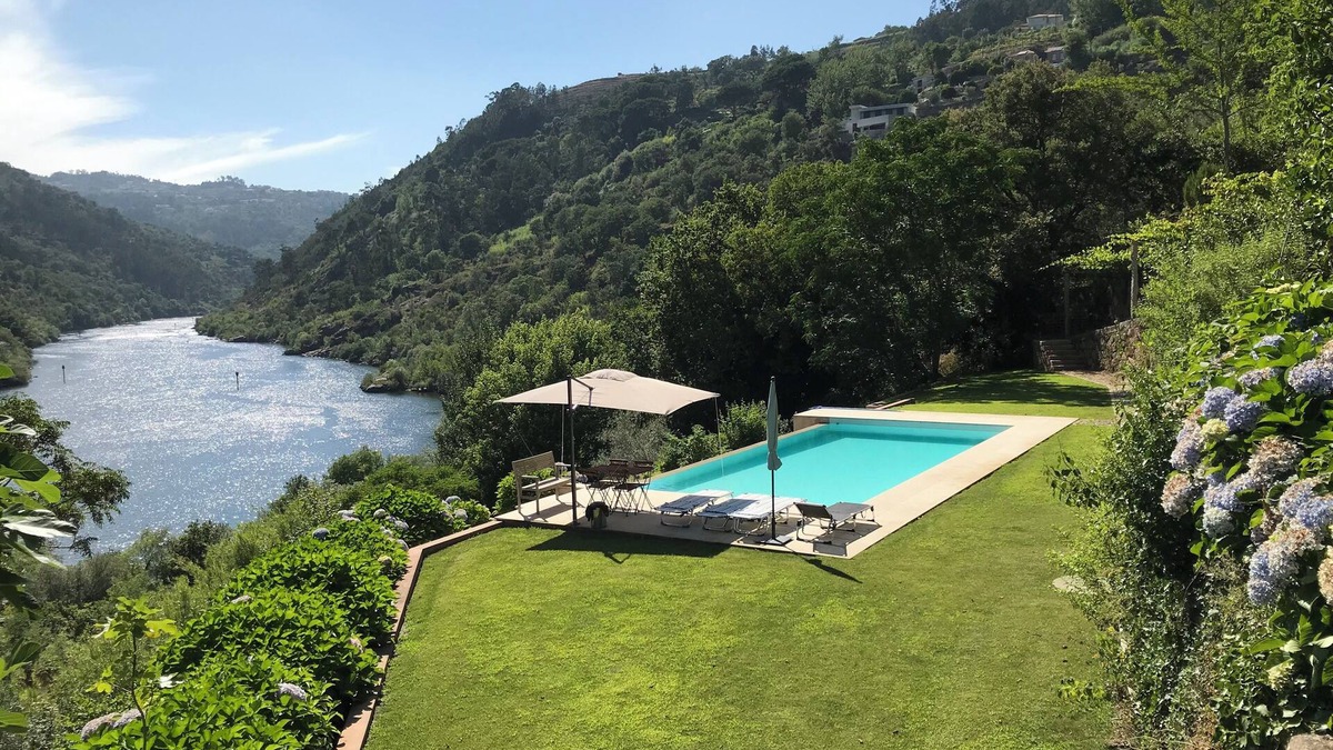 Sardoeira House | In Concela, Marco de Canavezes, housing with margin for the Douro River