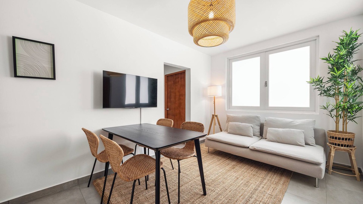 Condado Apartment | In Condado | 2 Blocks From The Beach | Near Nice Restaurants & Bars