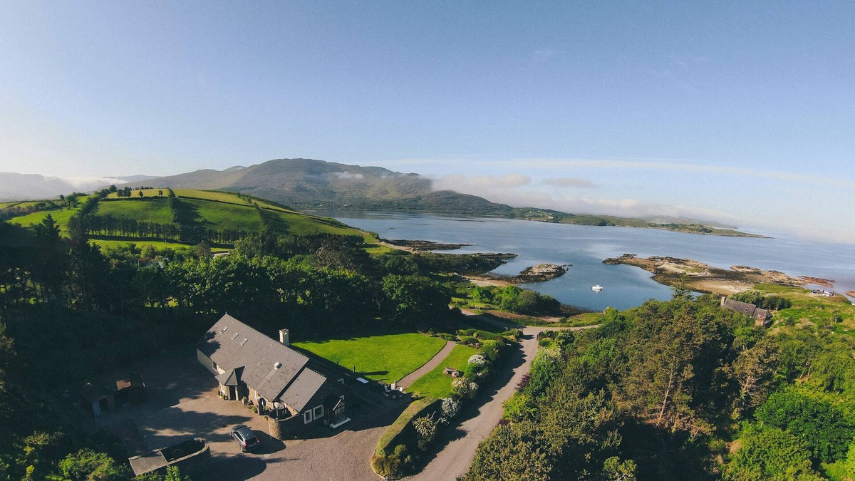 Lauragh House | IN?EAR SCÉINE., family friendly in Tuosist, County Kerry
