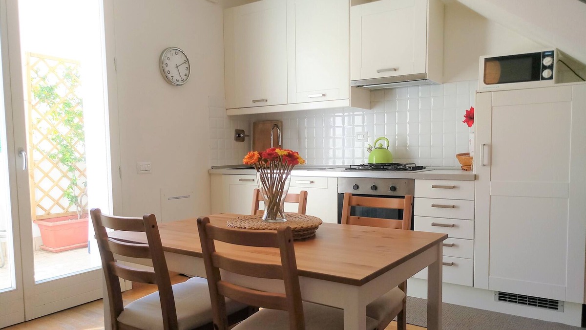 Careggi Rifredi Apartment | In Florence, sunny and beautiful two-story flat, well connected to the center