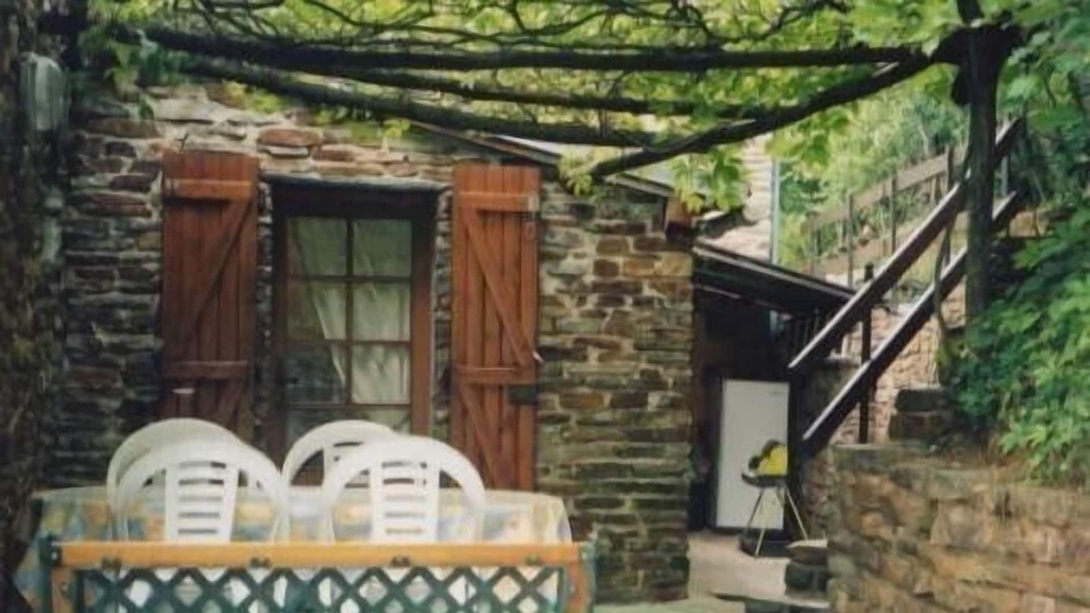 Sainte-Croix-Vallee-Francaise Cottage | Independent house in a country house wing 500 meters from the village.
