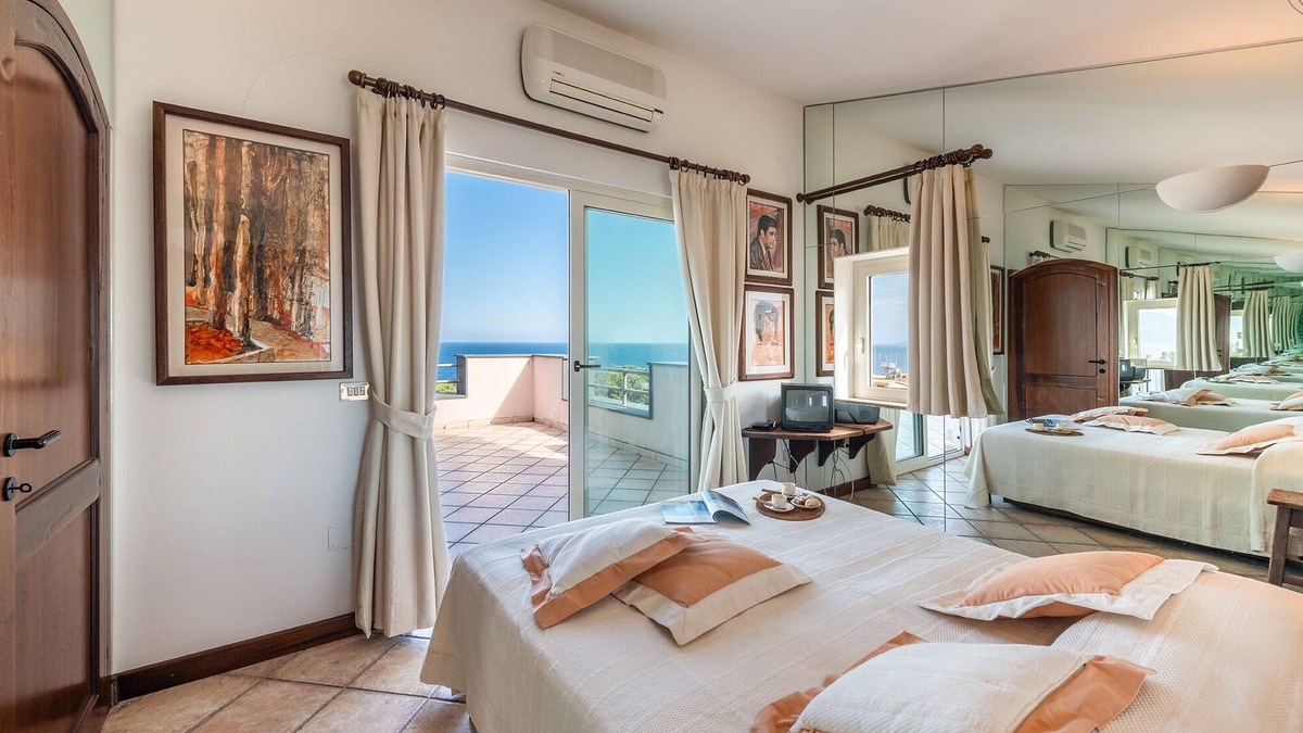 Cala Gonone Villa | IN FULL CENTER WITH PRIVATE POOL