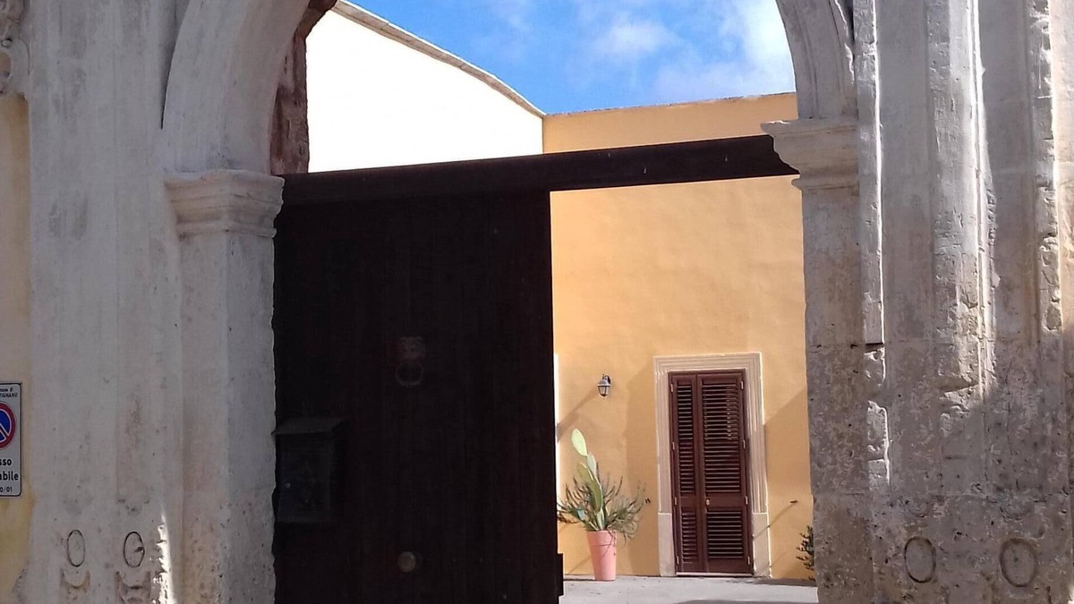 Martignano House | In Grecìa Salentina, at 15 minutes from Lecce and the Adriatic coast, a "courtyard house" seventeenth century with large garden