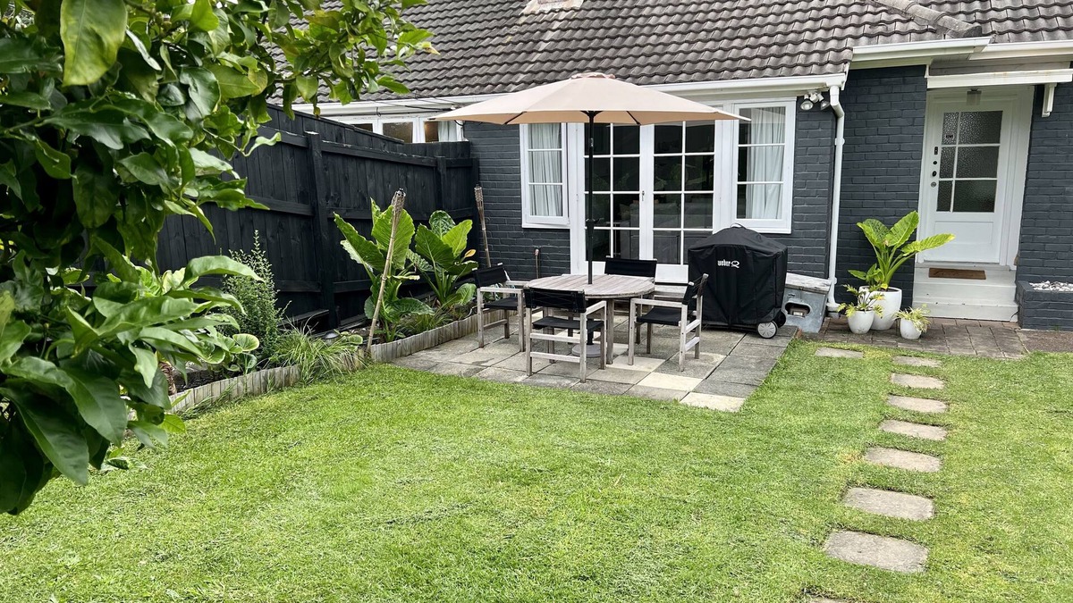 Mission Bay Cabin | In heart of mission Bay, Pet friendly, minutes walk to the beach