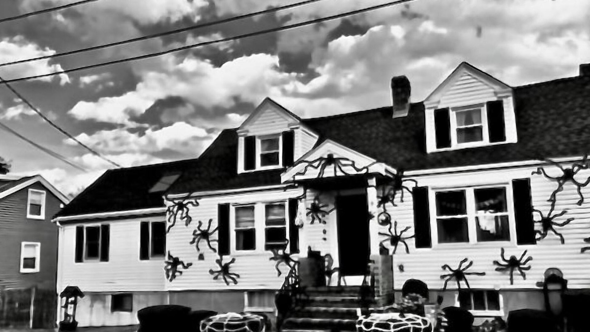 Salem Bed & Breakfast | In home mini wing private space. 💜Stay at Hal's Salem, MA