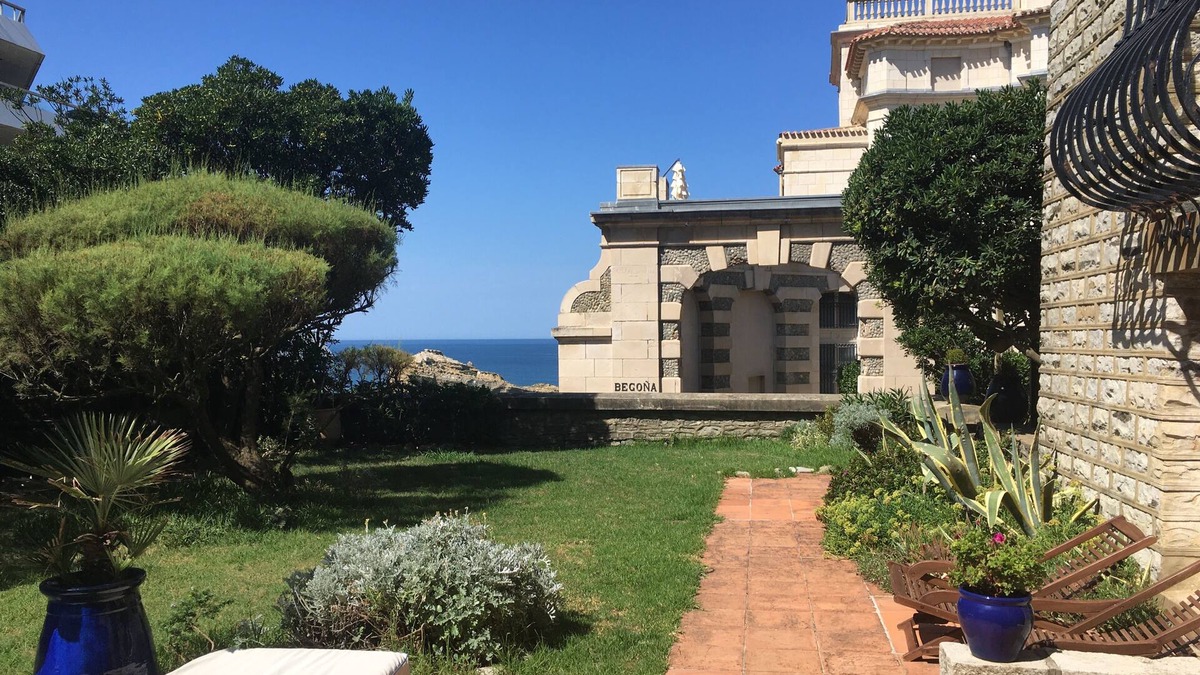 Biarritz Apartment | IN MIRAMAR DREAM OF DREAM WITH GARDEN ON THE OCEAN