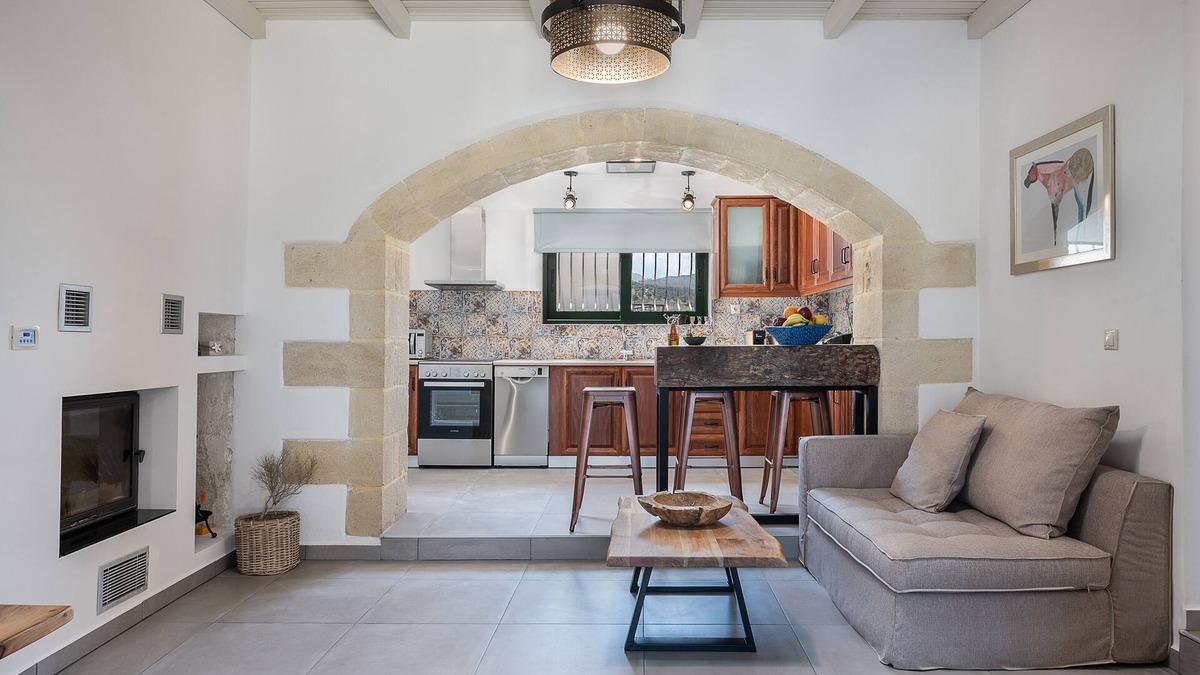 Milia Villa | In our stone villa with pool and sun you can find the relax and calm you need!