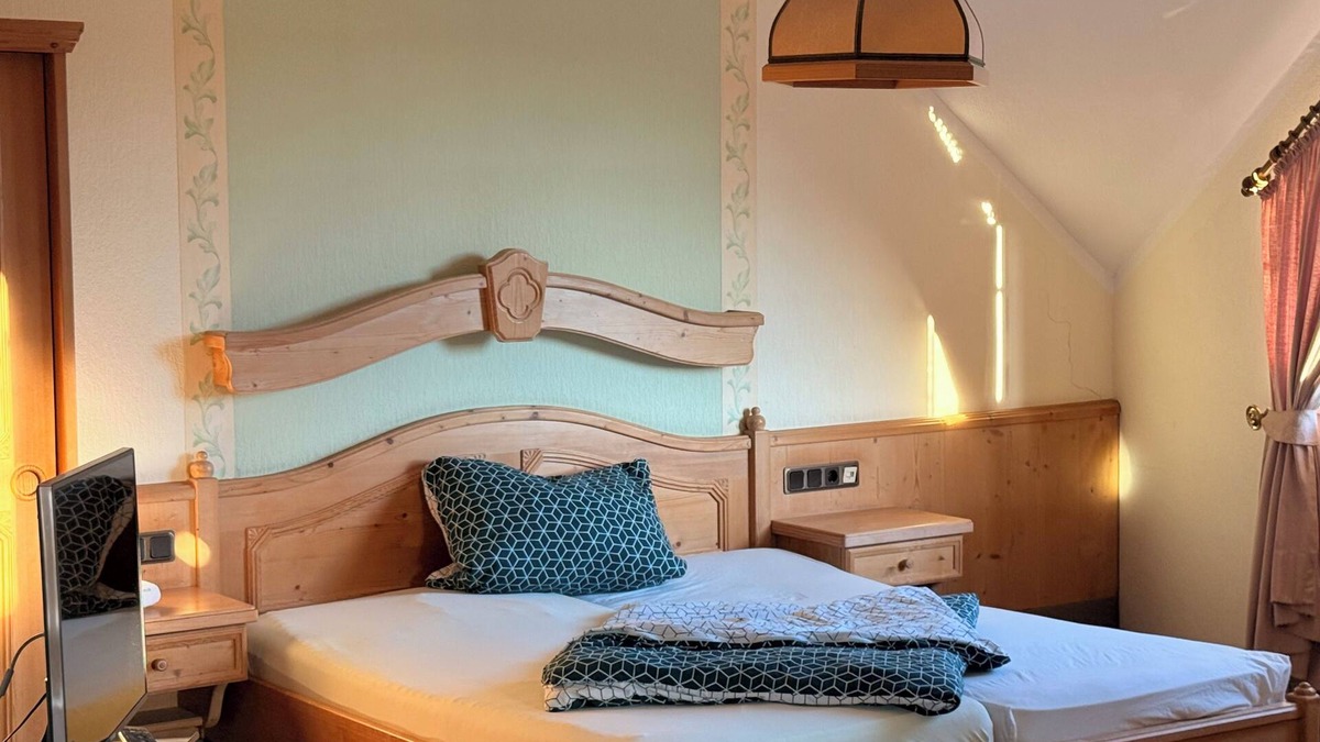 Zweifall Apartment | In & Out boarding house comfort for four XL rooms