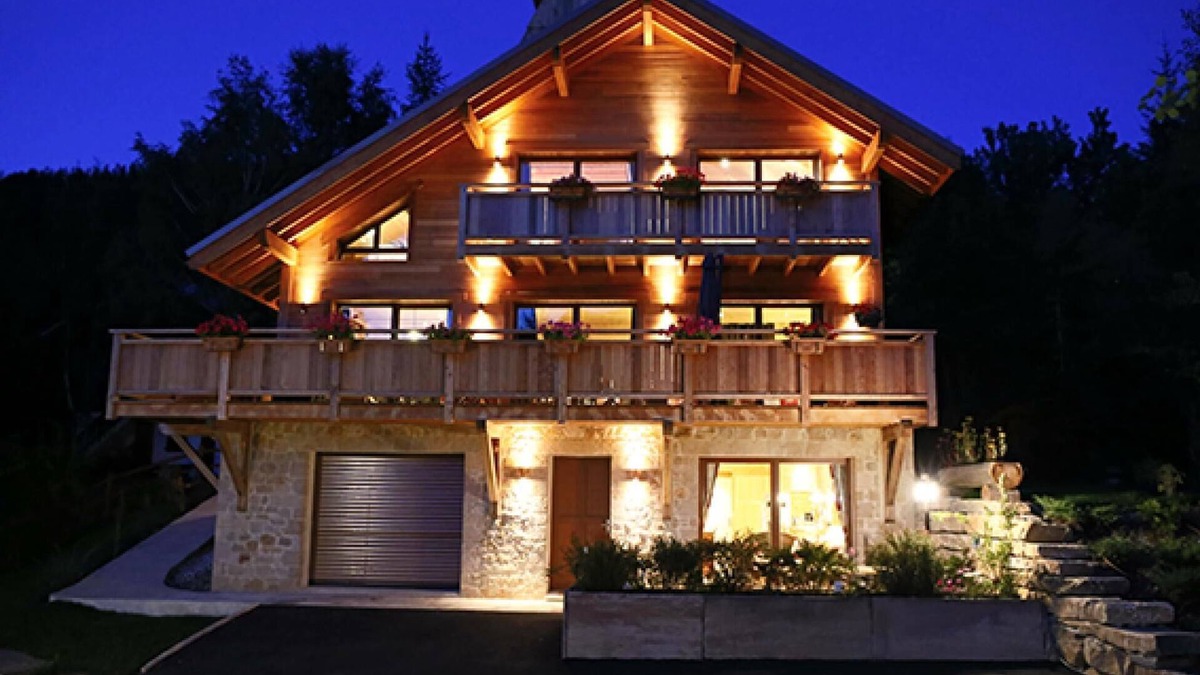 Allos Ski Chalet | In recent chalet Independent garden level 50 m2, south-facing terrace Private parking