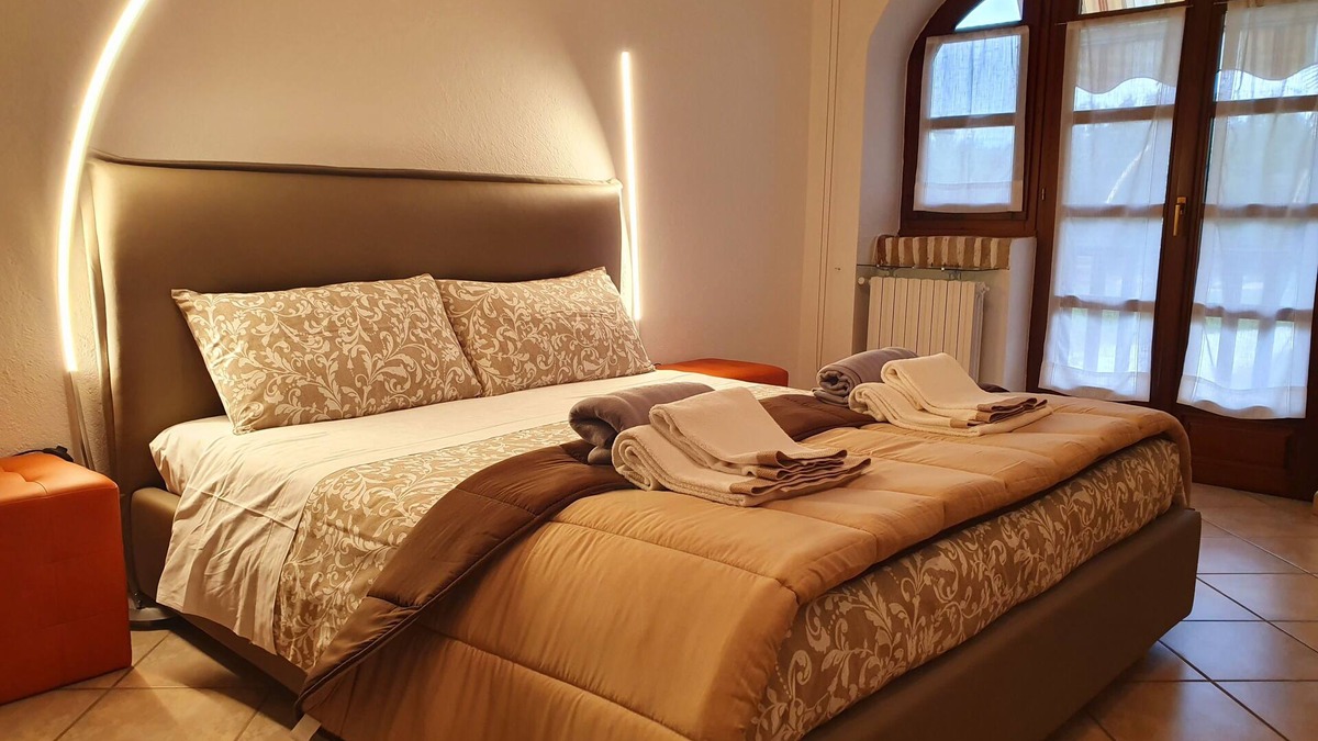 Ricca House | In the capital of the Langhe cottage with pool and garden
