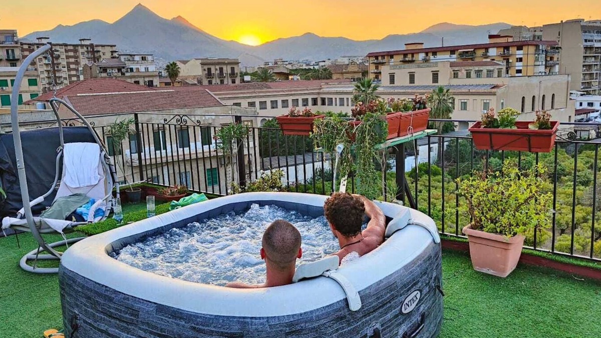 Palermo House | In the center bright large room, en-suite bathroom, shared terrace and kitchen