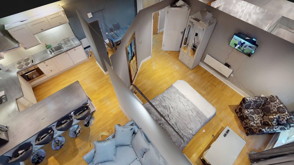 The Westside House | IN THE CITY PROPERTIES , LUXURIOUS 4 BEDROOMS 3 BATHROMS CITY CENTRE LOCATION