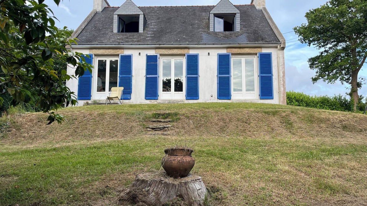 Pont-Aven House | 🌸 "In the Garden of Camellias – Peaceful House Between Sea and Artists’ Town"