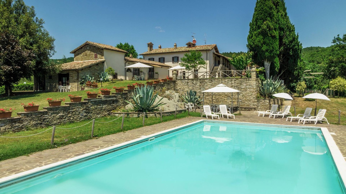 Citta di Castello Apartment | "In the green heart of Umbria, cozy apartment in a farmhouse with pool."