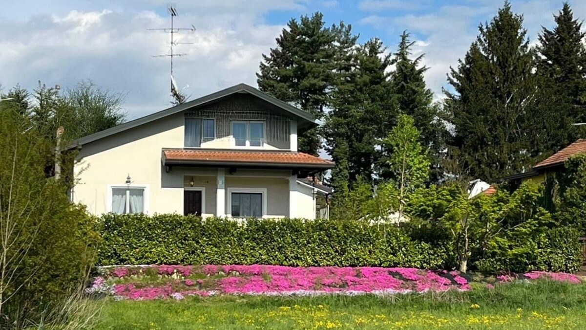 Casorate Sempione Apartment | In the green just a stone's throw from Milan and Malpensa