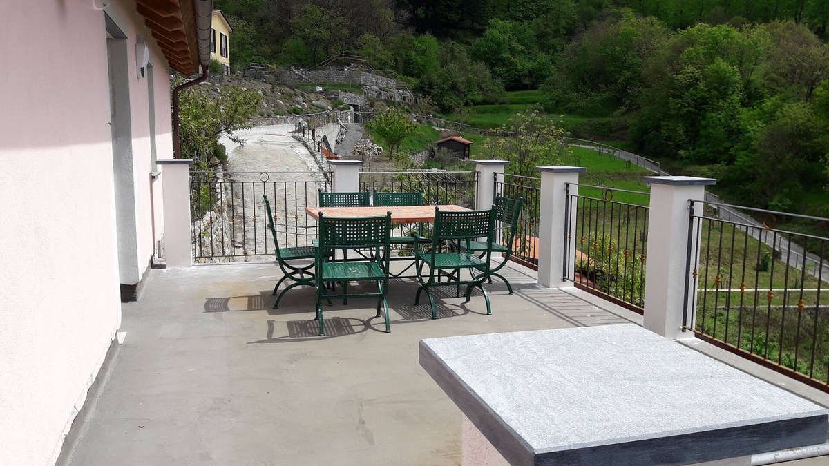 Velva Apartment | IN THE HILL OVER SESTRI LEVANTE WITH WIDE TERRACE AND PANORAMIC VIEW