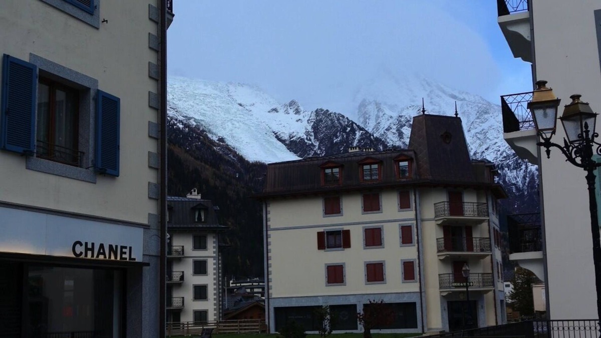 Chamonix City Centre Apartment | In the heart of the pedestrian centre: Luxury 2-room apartment for 4 people