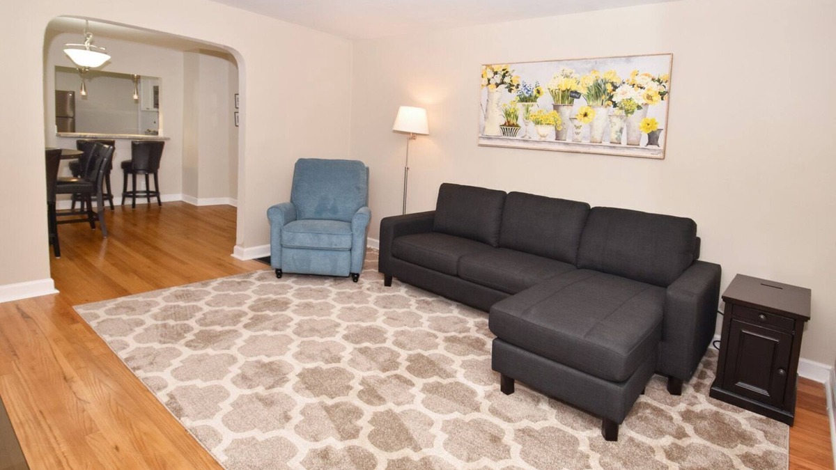 Blue Ash House | In The Heart of Blue Ash II- Close to Kenwood Mall