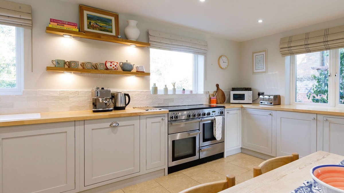 Bosham House | In the heart of Bosham. Check out our reviews from our other property!