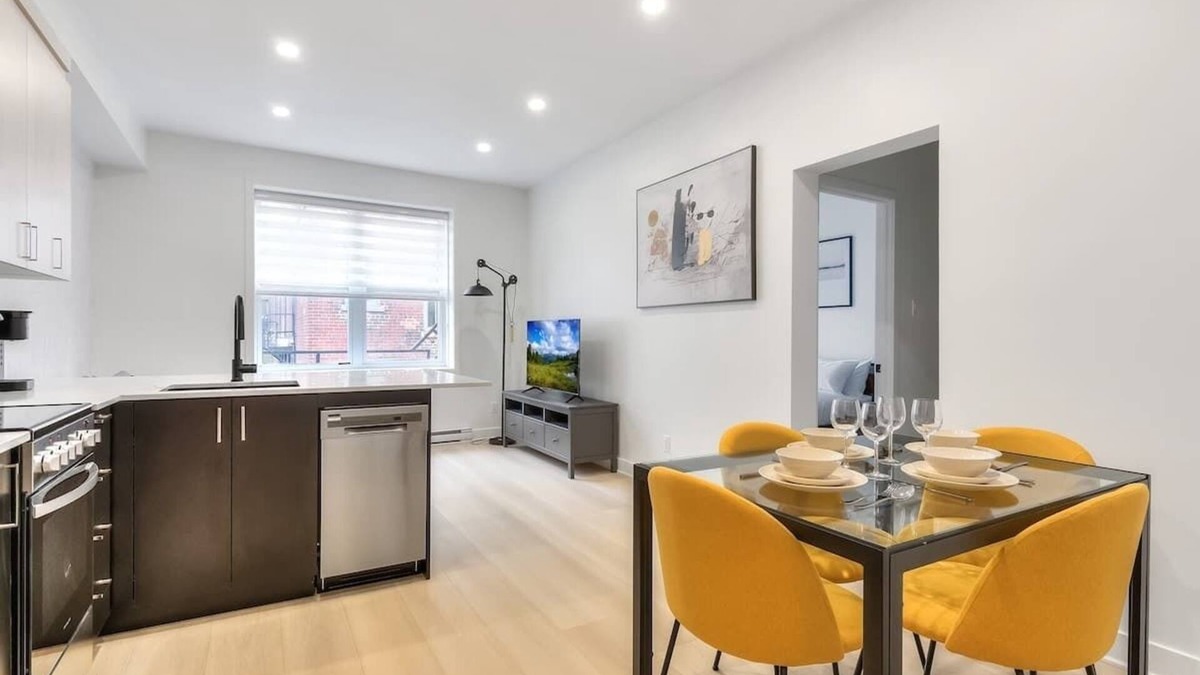 Shaughnessy Village Apartment | In the heart of downtown Cozy & Spacious 2Bedrooms