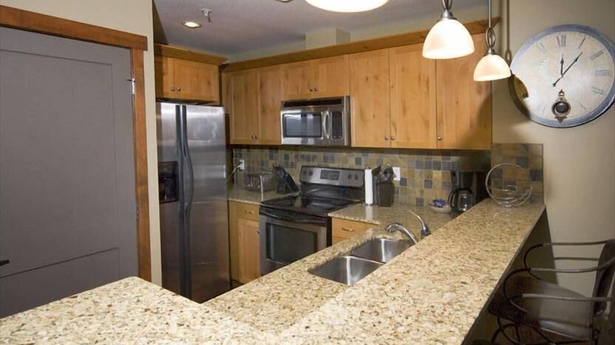 Town Centre Condo | In the HEART of DOWNTOWN CANMORE. Beautiful 2BR/2BA. Unit 311