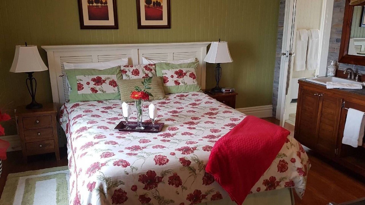 Matane House | In the heart of Matane, the Bruine Océane Inn is a little gem ready to welcome y