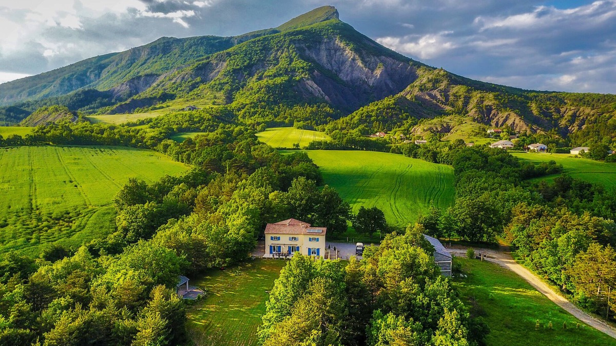 Le Bersac House | In the heart of Nature .