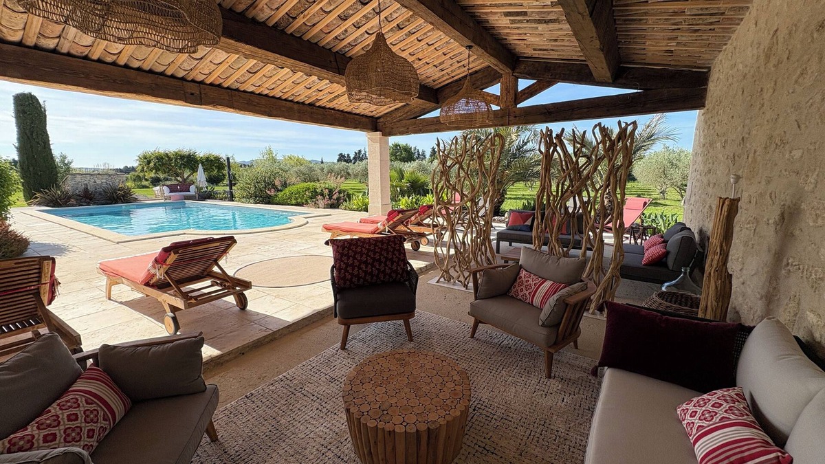 Maillane House | In the heart of Provence, the House of Friends offers you a haven of peace.