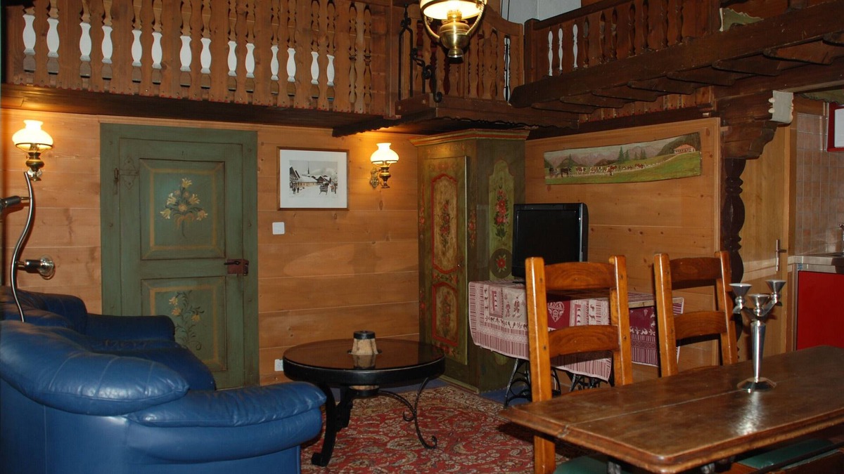 Gstaad Ski Chalet | In the heart of the famous Bernese station, in pedestrian zone