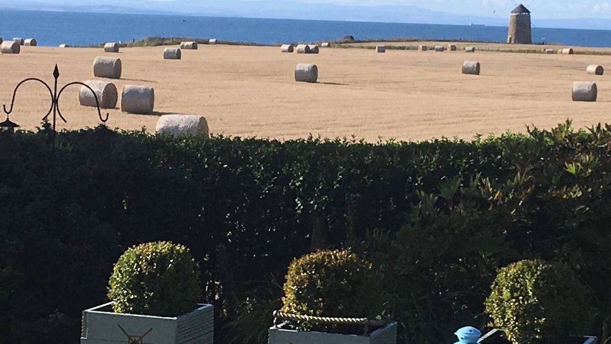 Pittenweem Cottage | In the heart of the East Neuk, with fabulous sea view and close to great golf.